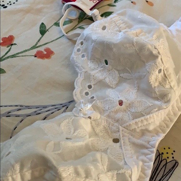 Never been worn before white bralette - Picture 2 of 3